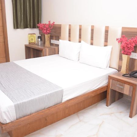 Hotel Golden Oasis - A Well Hygiene Property Paharganj Exteriör bild
