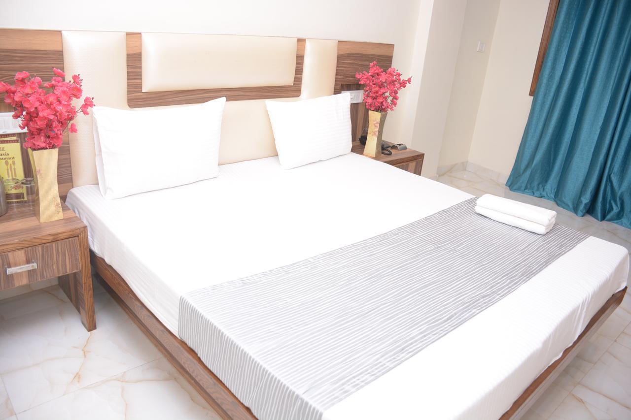 Hotel Golden Oasis - A Well Hygiene Property Paharganj Exteriör bild