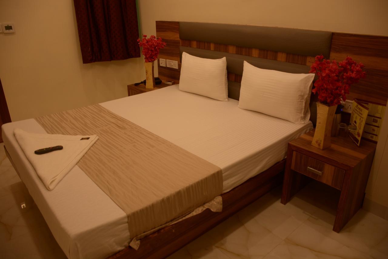 Hotel Golden Oasis - A Well Hygiene Property Paharganj Exteriör bild