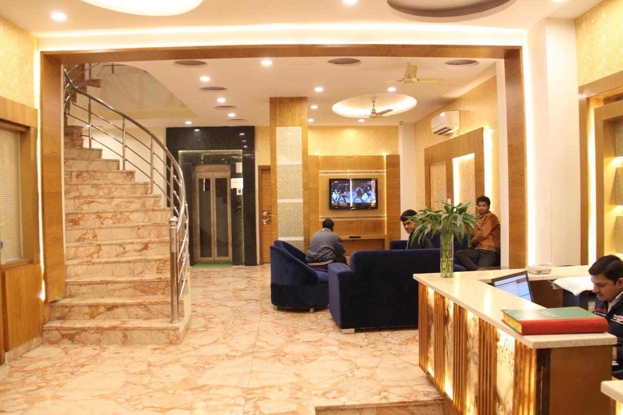Hotel Golden Oasis - A Well Hygiene Property Paharganj Exteriör bild