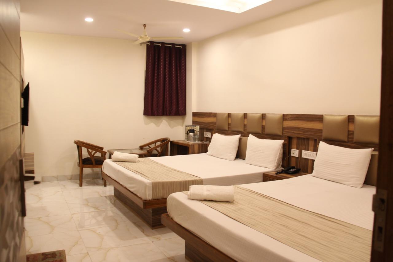 Hotel Golden Oasis - A Well Hygiene Property Paharganj Exteriör bild