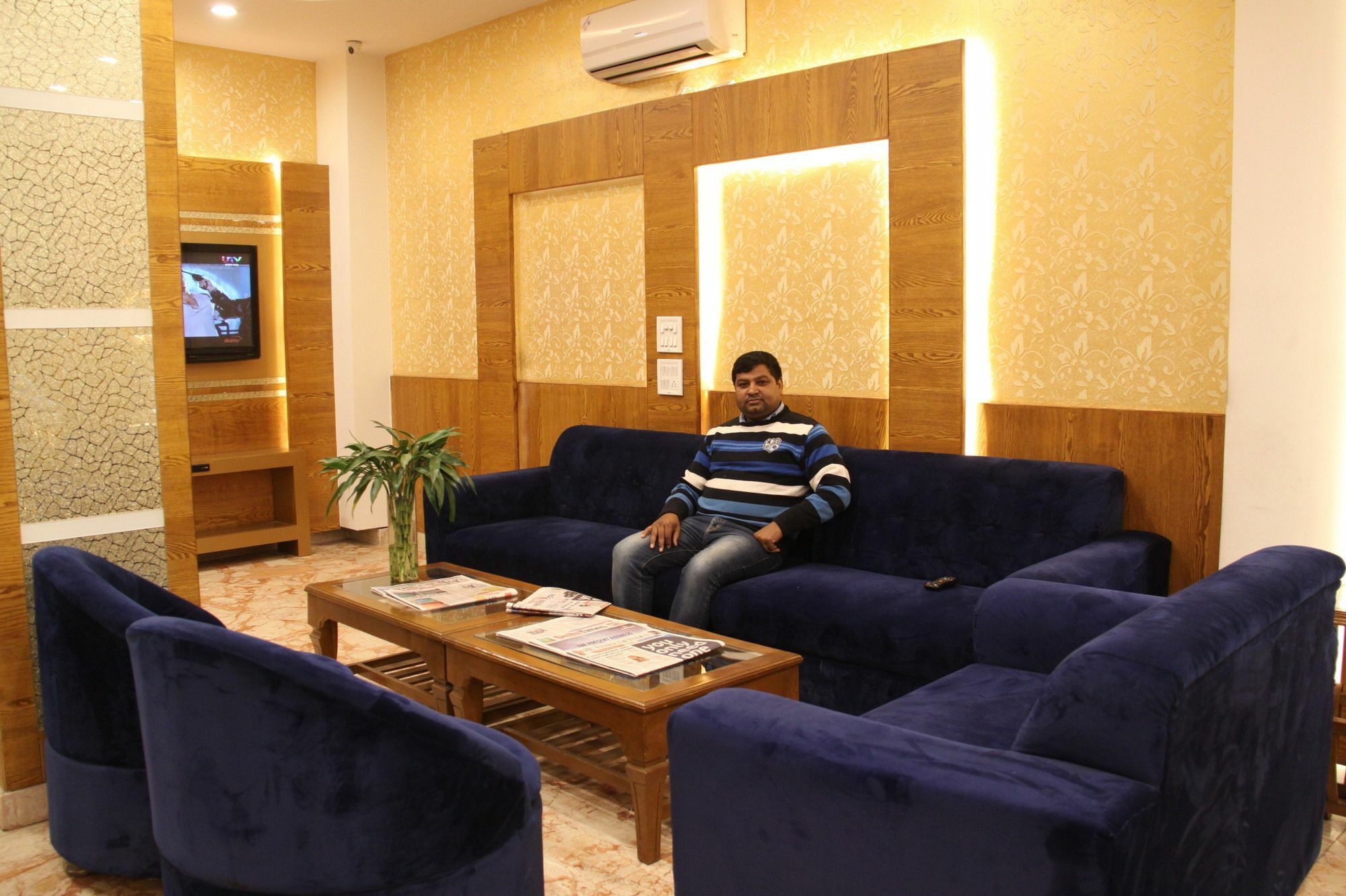 Hotel Golden Oasis - A Well Hygiene Property Paharganj Exteriör bild